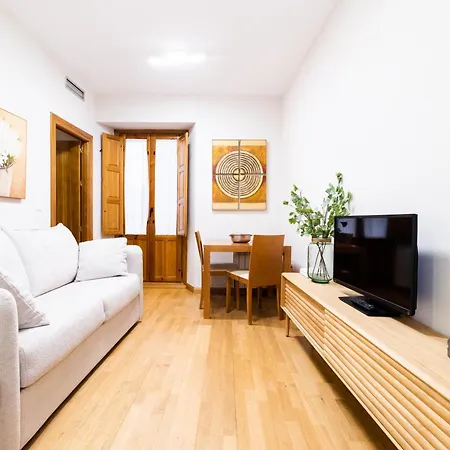 Apartment Precioso Piso En Pleno Centro De Junto A Iglesia De San Matias *