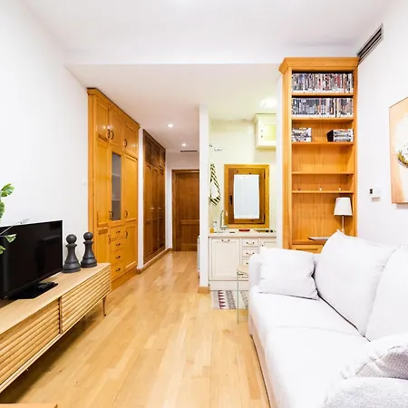 Precioso Piso En Pleno Centro De Junto A Iglesia De San Matias Appartement